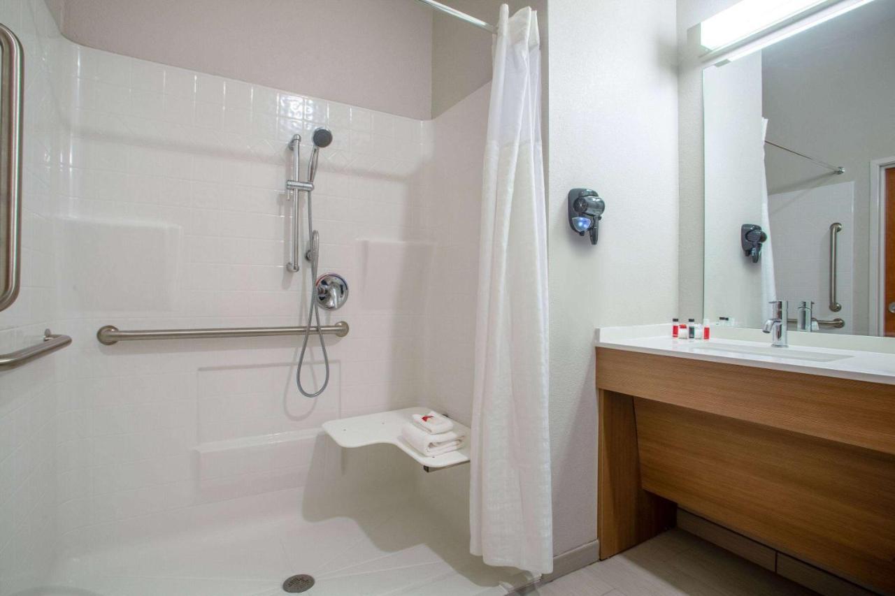 Microtel Inn & Suites By Wyndham Liberty Ne Kansas City Area Exteriör bild