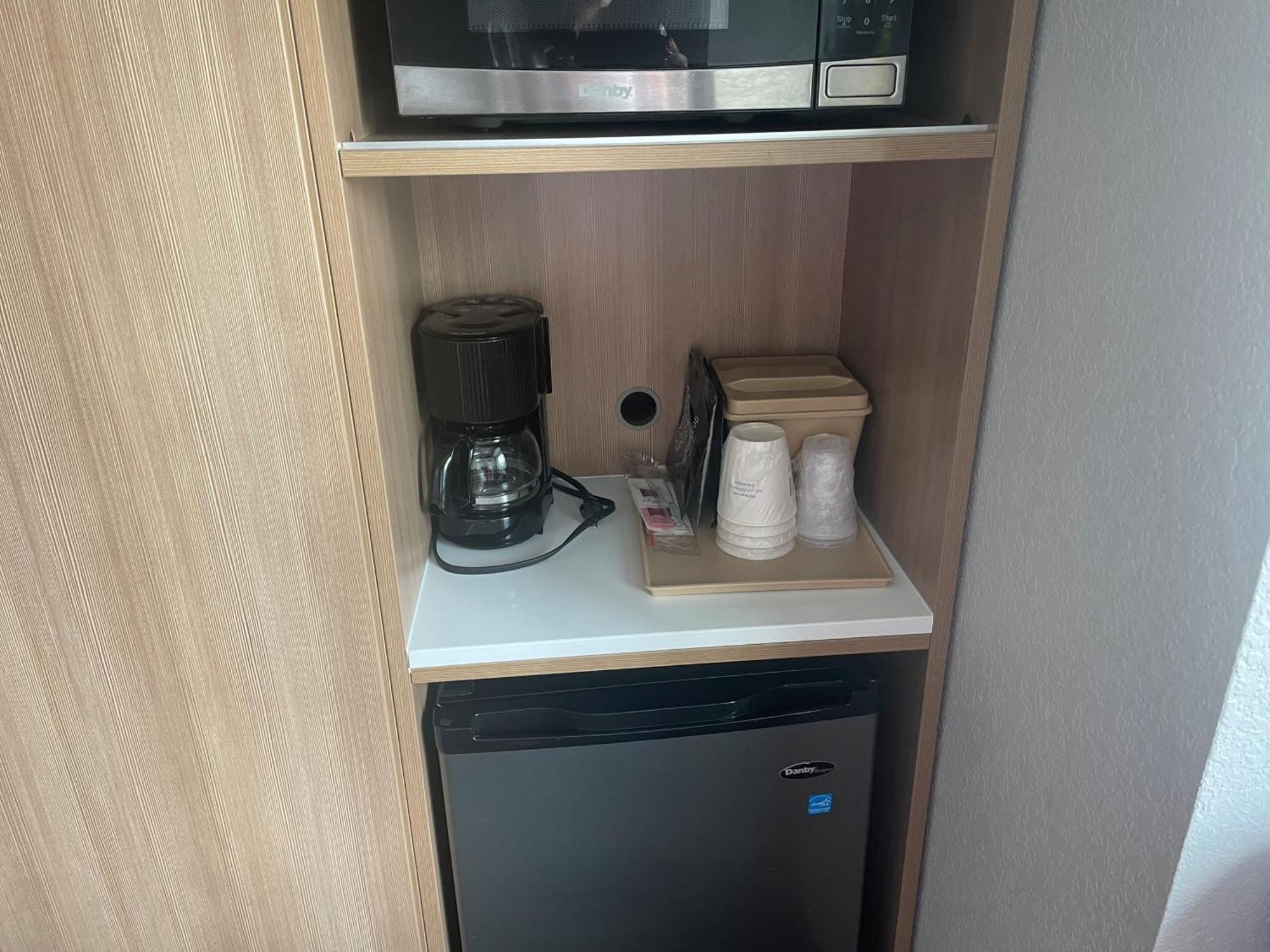 Microtel Inn & Suites By Wyndham Liberty Ne Kansas City Area Exteriör bild
